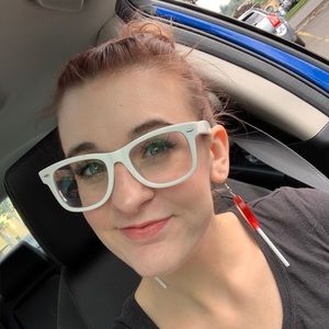 Meet your Posher, Alexee